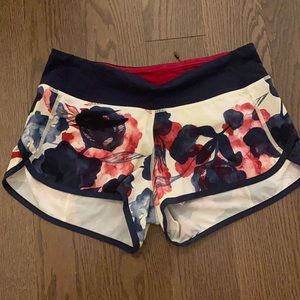 Lululemon Speed Up shorts inky floral bumble berry